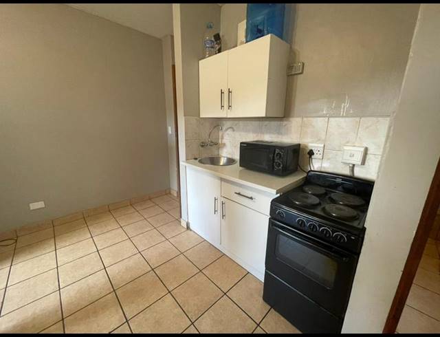 2 BEDROOM PROPERTY TO RENT IN BULT WEST